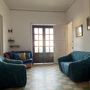 Se renta apartamento con Ecoflow en Playa 60 y 9na, cercano al centro de negocios y la escuela española. - Img 119530860