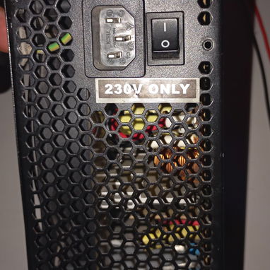 Fuente de 700W Conector para targeta de video (Solo 220V)58278775 - Img 124136044