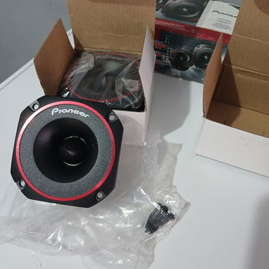 Se vende Tweeter Pioneer originales nuevos en su caja, precio 80 usd  interesados llamar o escribir al 53380315 - 4/4