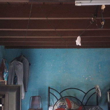 Vendo casa en bajos puerta calle de 2/4 con gas de la calle cerro las cañas cerca de la ciudad deportiva 83.22m2 - 2/4