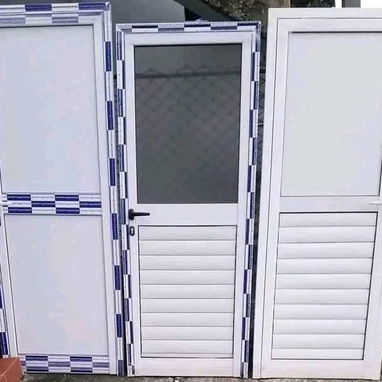 Se realiza trabajo d aluminio - 3/10