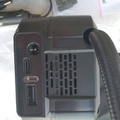 Inflador de neumáticos portátil con máximo de 140PSI. - $40 USD - 3/3