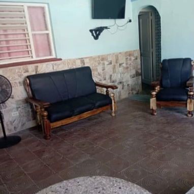 Renta de casa con piscinaen guanabo. Perfecta para un fin de semana en familia - Img 118726553