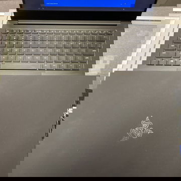 RB Razer Blade Stealth 13 13.3 FHD i7-1065G7 16GB RAM 512GB SSD NVIDIA GTX 1650