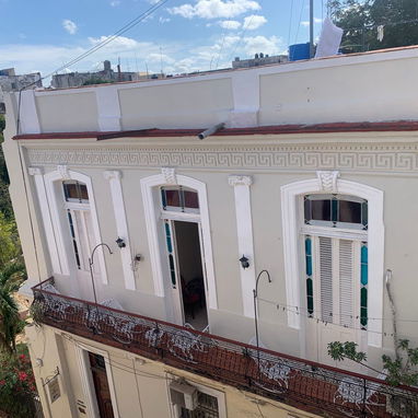 COD.Z ​📍 ¡CASA DE RENTA  EN LA HABANA VIEJA! 5 Cuartos / Balcón / Terraza / A pasos de Plaza Vieja (Zona Soterrada) 📍 - Img 122012866