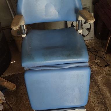 Sillón de barbería listo para su uso en perfecto estado - Img 126684682