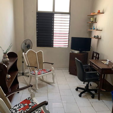 Renta lineal, por períodos, para extranjeros de apartamento en el Vedado - Img 122510094