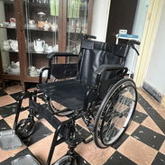 Sillón de ruedas Prácticamente nuevo, solo 1mes de uso (que se usó 4 veces) - Img 58407071