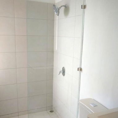Paño fijo de cristal para baño - Img 111980039