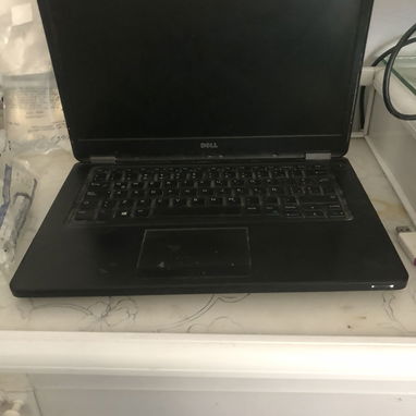 Laptop con Monitor de 17 pulgadas - Img 124820406