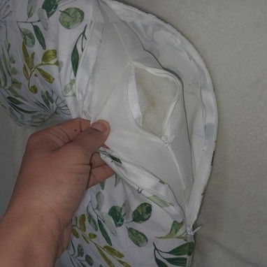 ALMOHADA EN FORMA DE U - 2/3