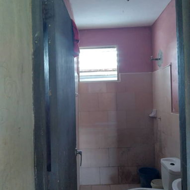 Vendo apartamento 2do piso cerca de 13y42 Playa 2 cuartos 20mil usd 53582376 - Img 125761057