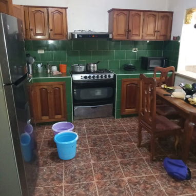 Vendo casa amplia en La Habana vieja🏡✨  ‼️💲Gran potencial para generar ingresos mediante el negocio de renta de habita - 9/10