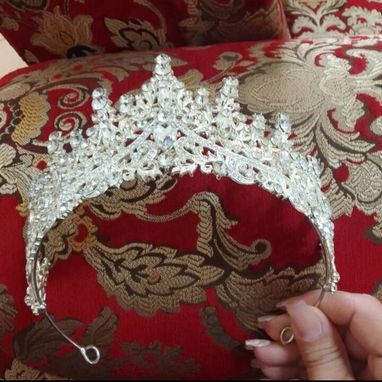 Se vende tiara y jgo de gargantilla,pulso y aretes para quinciañera - 2/2