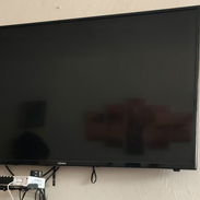 TV Konka 50 pulgadas + cajita + soportes para ambos - Img 56056948