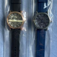 Relojes de pila , de varios colores , modelos de hombres y mujeres - Img 55632979
