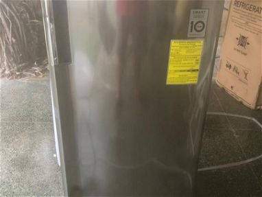 Refrigerador LG de 7 Pies Nuevo - Img main-image