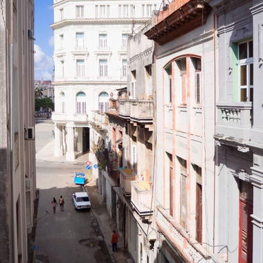 📱 Hostal de Lujo en La Habana con Restaurante y Paseos en Catamarán - Img 116174759