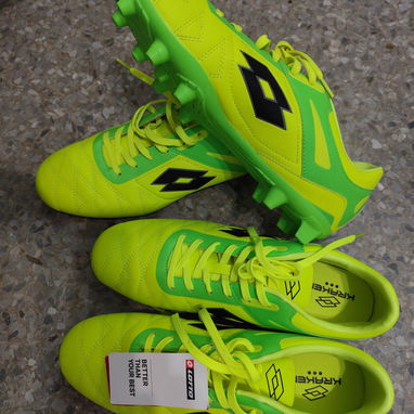 Zapatillas fútbol sala y Tacos Originales de 40 a 60 USD - Img 123792965