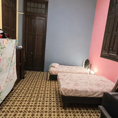 Se vende casa grande en Santo Suárez (10 de octubre - Img 122583137
