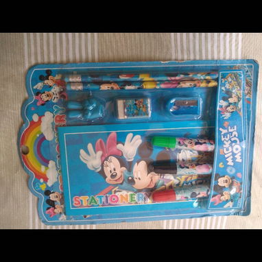 Artículos para la escuela, luncheras y juegos de plumones - 2/7
