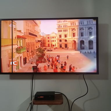 Televisor Samsung de 42 pulgadas con cajita Runch. - 4/5