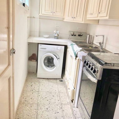 RENTA LINEAL VEDADO - 4 CUARTOS, 2 BAÑOS, GARAJE - 4/10