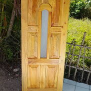Puerta,bajo de meseta close,estante todo en madera - Img 45336186