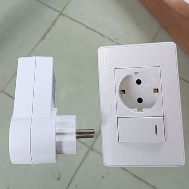 Protector de voltaje más tomacorrientes - 2/2