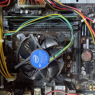 PC Completa Intel i5 7ma Gen | 8GB DDR4 | 1TB HDD | Monitor HP 21" Ultra Fino — $180 USD - 5/7