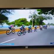 TV Haier / Leader 39" LED (97 cm) con Cajita ATEC Integrada + Soporte de Pared + Base de Pie - Img 56609530