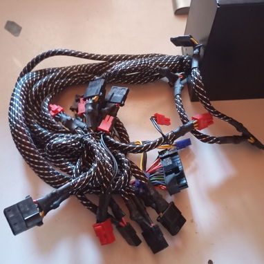 Fuente de 700W Conector para targeta de video (Solo 220V)58278775 - Img 124136048