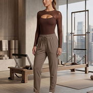 Body Marrón con Transparencia y Abertura Talla M • 16 USD - Img 55470937