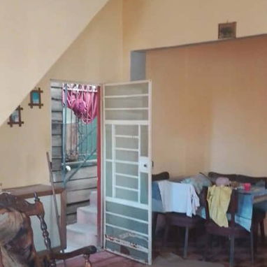 🏠 SE VENDE - $24,000 USD 📍 Playa, La Habana 🚪 Puerta a la calle Casa de dos plantas, ideal para vivir o invertir. 📍 - 2/10