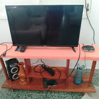 Gangazo TV 32"+ cajita + mesa 70usd - 2/2