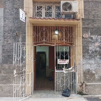 Vendo casa amplia en La Habana vieja🏡✨  ‼️💲Gran potencial para generar ingresos mediante el negocio de renta de habita - 8/10