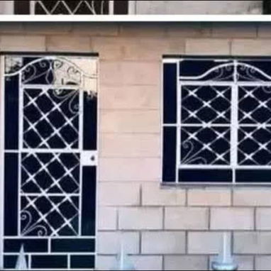 Se realizan trabajos de rejas para la seguridad y protecciòn de su casa.Escribir al WhatsApp - 4/10