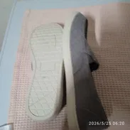 Se venden tenis muy cómodos propios para señoras número 39 y dos bermudas demarca gran parte de algodón de marca - Img 55775101