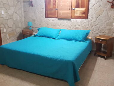 Renta casa con piscina en Guanabo de 6 habitaciones,6 baños,wifi,parqueo,cocinera,seguridad las 24 hrs - Img main-image-45159465