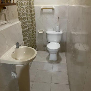 🏢 Apartamento en Venta – Prado y Malecón (La Habana) - 8/10