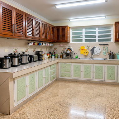 CASA + NEGOCIO EN PLENA CALZADA DE 10 DE OCTUBRE - 5/9