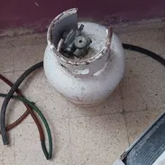 Balita de gas vacia con regulador - Img 56933496