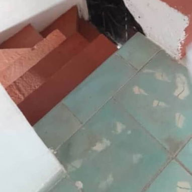 SE VENDE CASA EN REGLA - 7/10