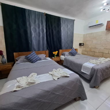 SE RENTA CASA DE 5 HABITACIONES CON PISCINA A UNA CUADRA DE LA PLAYA DE GUANABO.58858577 - Img 114761981