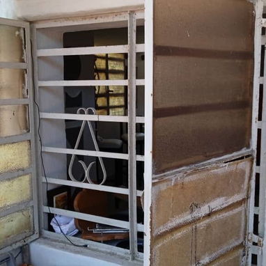 Se vende puerta y ventana de angular - Img 126259877