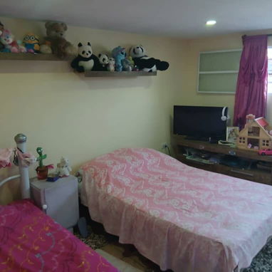 *$16.000usd. En venta casa (ALTOS  LAS 2 PLANTAS SUPERIORES) de un  inmueble de 3 plantas en Avenida  Dolores, 10 de Oct - 9/10