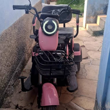 Moto eléctrica de 3 ruedas o triciclo eléctrico de paseo pequeño - Img 121728828