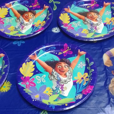 mantel y platos para cumpleaños - 2/6