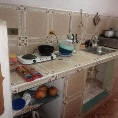 Vendo apartamento en Alamar micro x 6to piso, de sala grande ,balcón ,2 cuarto ,baño,cocina grande y patio . - Img 125505007