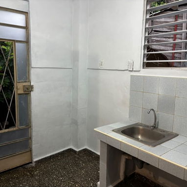 Cuarto independiente con baño y cocina - 3/3